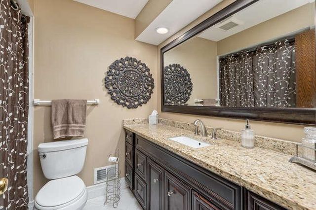 10032 Irwin Circle, Bloomington, MN 55437