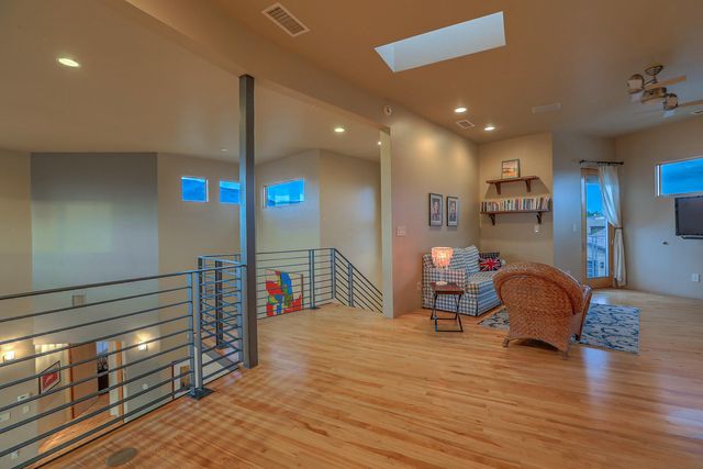 7816 FLORENCE Avenue NE, Albuquerque, NM 87122