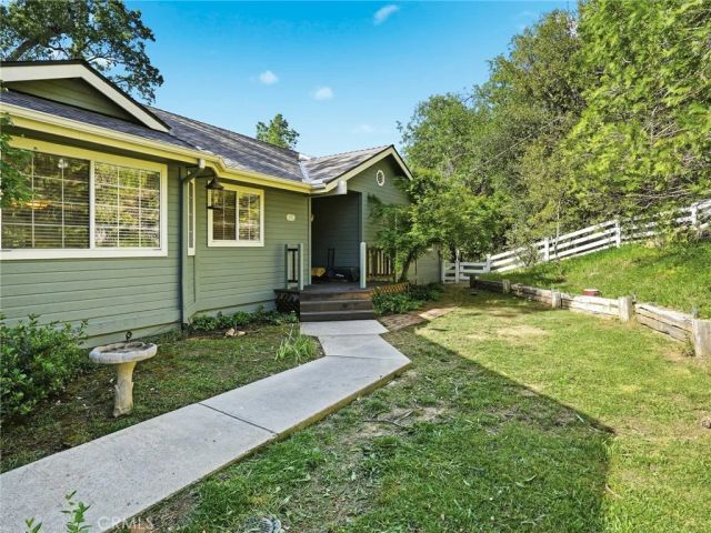 37927 China Creek, Oakhurst, CA 93644