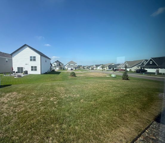 10634 Hinton Avenue S, Cottage Grove, MN 55016