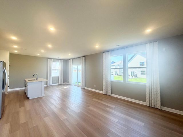 10634 Hinton Avenue S, Cottage Grove, MN 55016