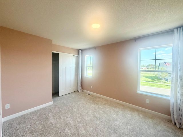 10634 Hinton Avenue S, Cottage Grove, MN 55016