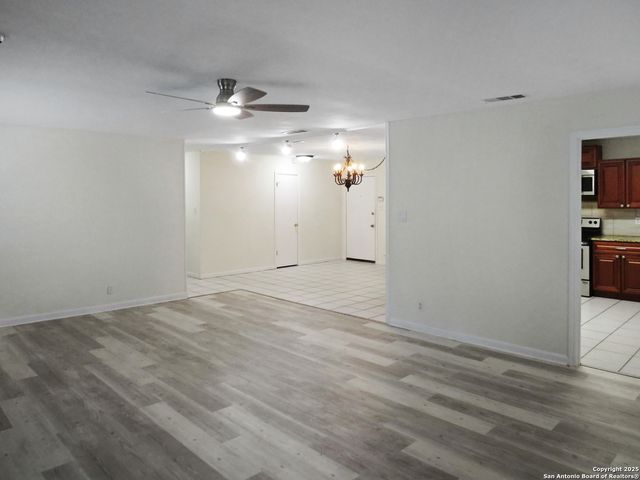 13610 Earlywood, San Antonio, TX 78233