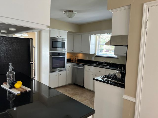 122 Driftwood Drive, Seabrook, TX 77586