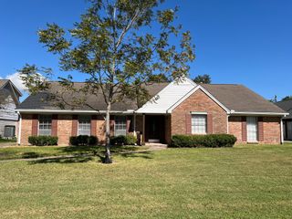 122 Driftwood Drive, Seabrook, TX 77586