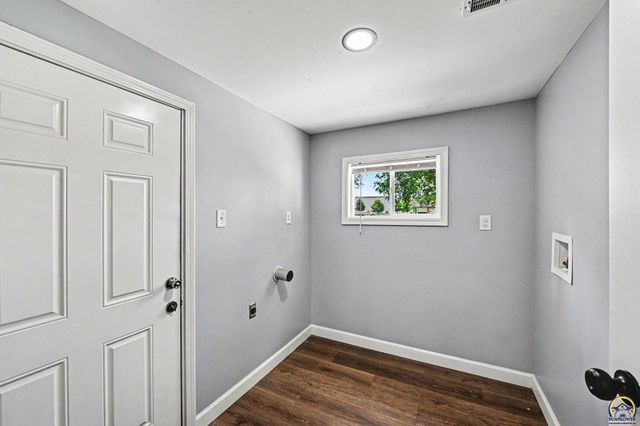 3733 NE Seward AVE, Topeka, KS 66616