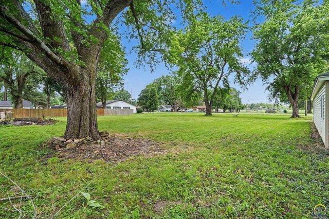 3733 NE Seward AVE, Topeka, KS 66616