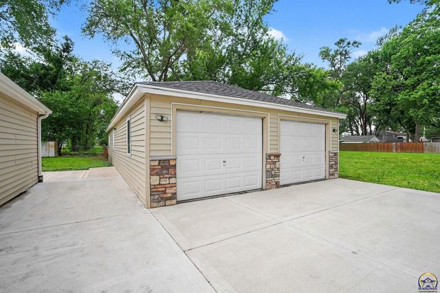 3733 NE Seward AVE, Topeka, KS 66616