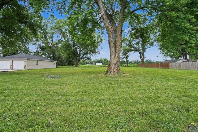 3733 NE Seward AVE, Topeka, KS 66616