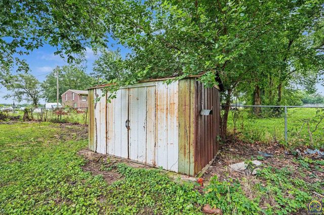 3733 NE Seward AVE, Topeka, KS 66616