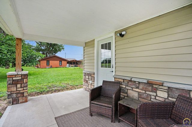 3733 NE Seward AVE, Topeka, KS 66616