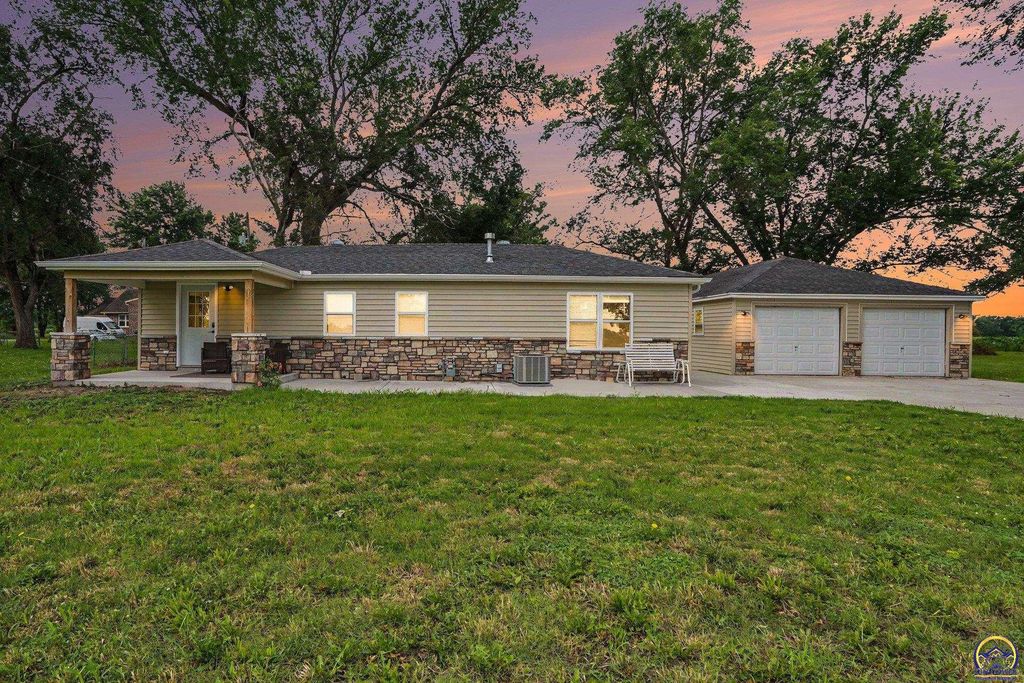 3733 NE Seward AVE, Topeka, KS 66616
