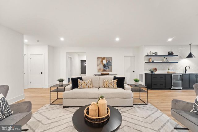 6539 FAIRLAWN DR, Mclean, VA 22101