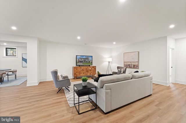 6539 FAIRLAWN DR, Mclean, VA 22101