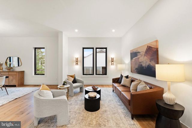 6539 FAIRLAWN DR, Mclean, VA 22101