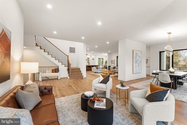 6539 FAIRLAWN DR, Mclean, VA 22101