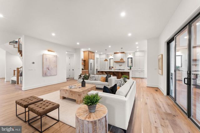 6539 FAIRLAWN DR, Mclean, VA 22101