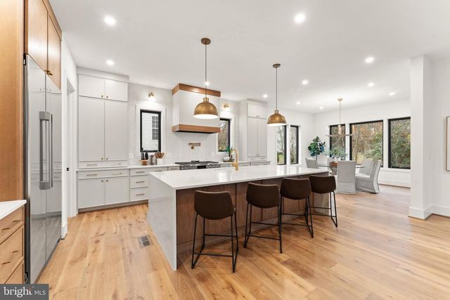 6539 FAIRLAWN DR, Mclean, VA 22101