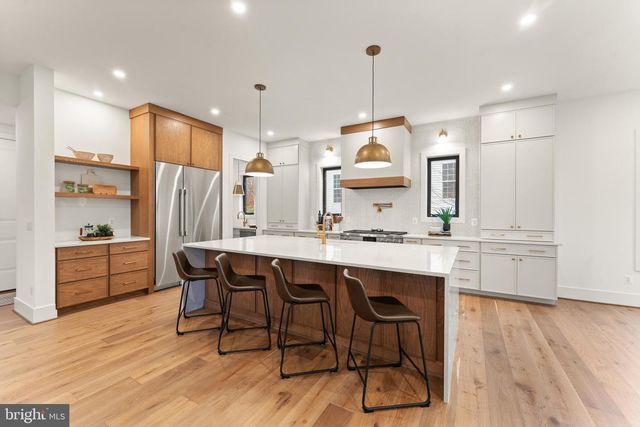 6539 FAIRLAWN DR, Mclean, VA 22101