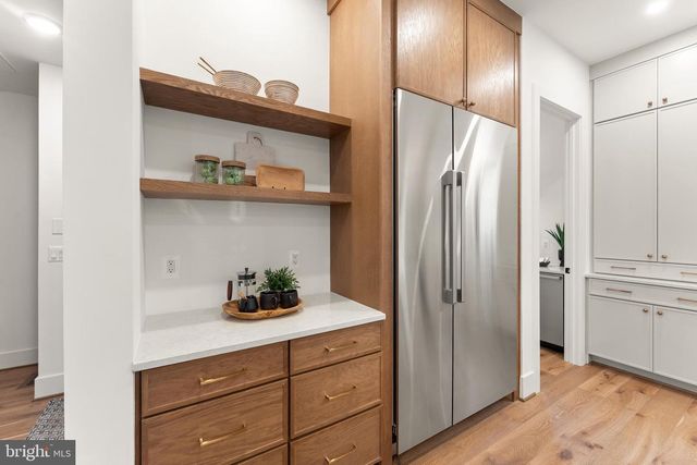 6539 FAIRLAWN DR, Mclean, VA 22101