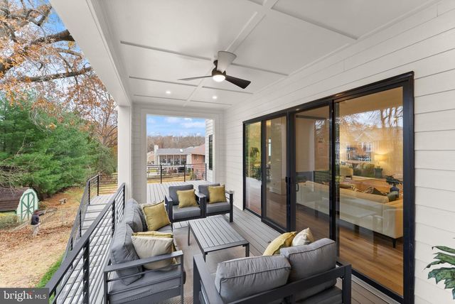 6539 FAIRLAWN DR, Mclean, VA 22101