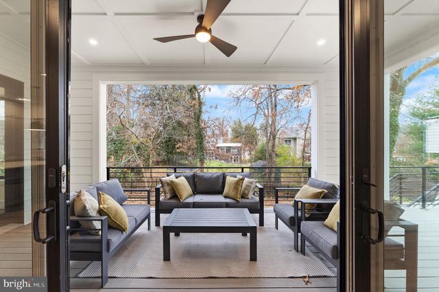 6539 FAIRLAWN DR, Mclean, VA 22101