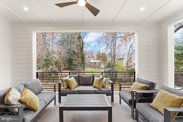 6539 FAIRLAWN DR, Mclean, VA 22101