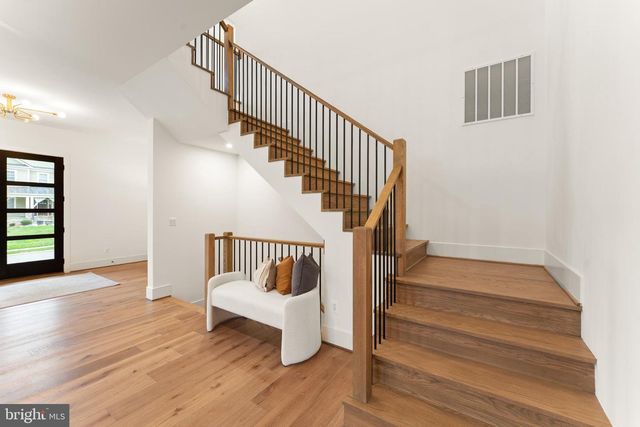 6539 FAIRLAWN DR, Mclean, VA 22101