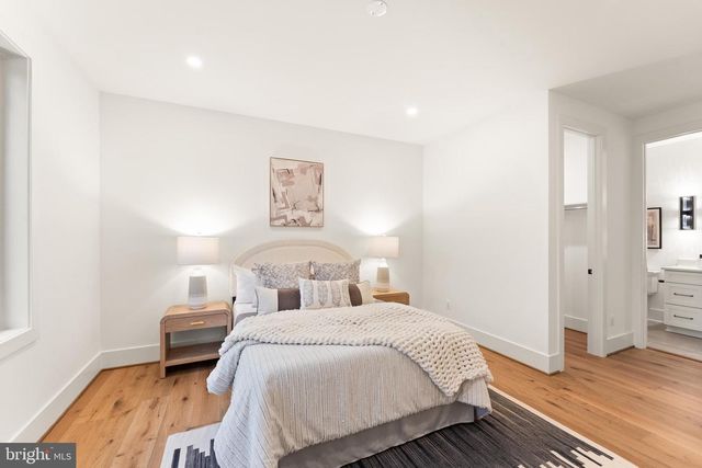 6539 FAIRLAWN DR, Mclean, VA 22101