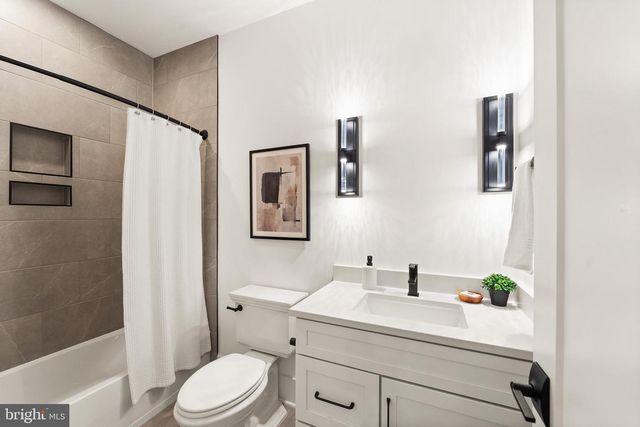 6539 FAIRLAWN DR, Mclean, VA 22101