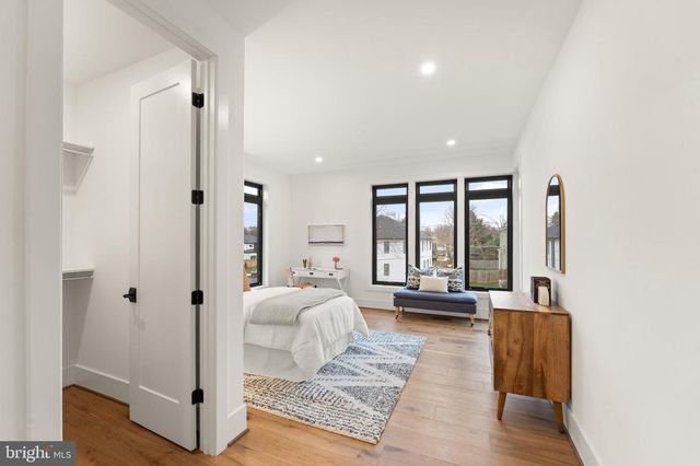 6539 FAIRLAWN DR, Mclean, VA 22101