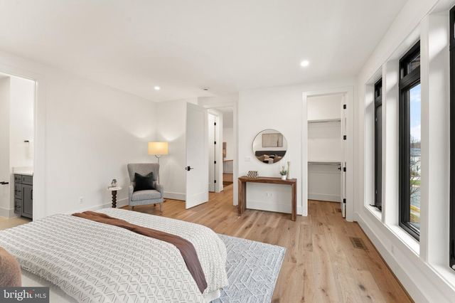 6539 FAIRLAWN DR, Mclean, VA 22101