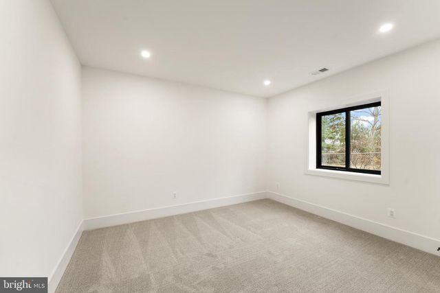 6539 FAIRLAWN DR, Mclean, VA 22101