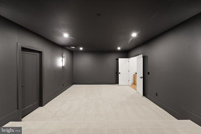 6539 FAIRLAWN DR, Mclean, VA 22101