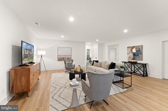 6539 FAIRLAWN DR, Mclean, VA 22101