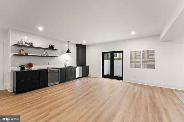 6539 FAIRLAWN DR, Mclean, VA 22101