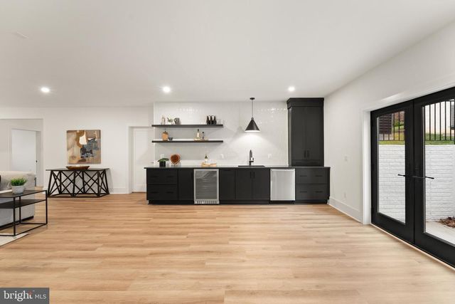 6539 FAIRLAWN DR, Mclean, VA 22101