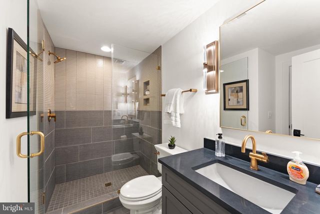 6539 FAIRLAWN DR, Mclean, VA 22101