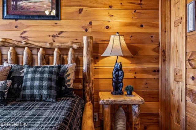 1215 Ski View Drive, Gatlinburg, TN 37738