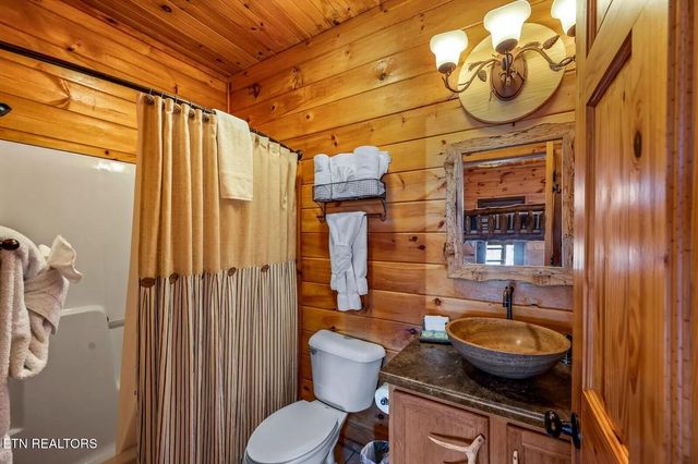 1215 Ski View Drive, Gatlinburg, TN 37738
