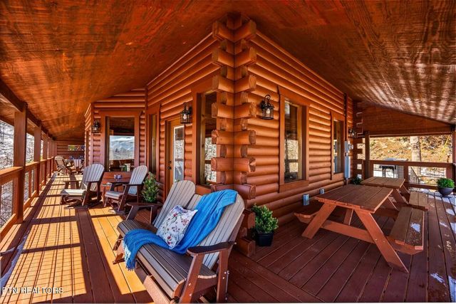 1215 Ski View Drive, Gatlinburg, TN 37738