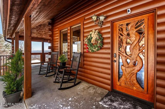 1215 Ski View Drive, Gatlinburg, TN 37738