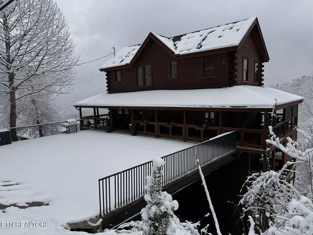 1215 Ski View Drive, Gatlinburg, TN 37738