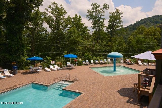 1215 Ski View Drive, Gatlinburg, TN 37738
