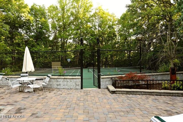 1215 Ski View Drive, Gatlinburg, TN 37738