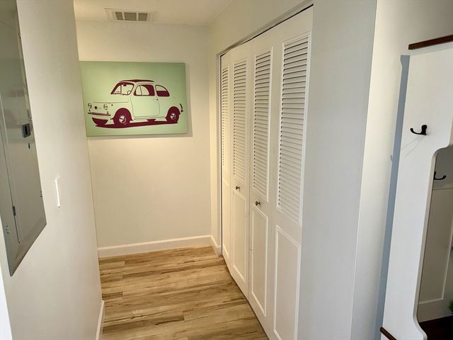 1206 Greendale Ave 201, Needham, MA 02492