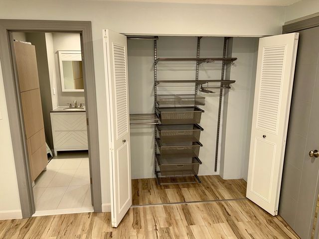 1206 Greendale Ave 201, Needham, MA 02492