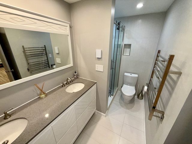 1206 Greendale Ave 201, Needham, MA 02492