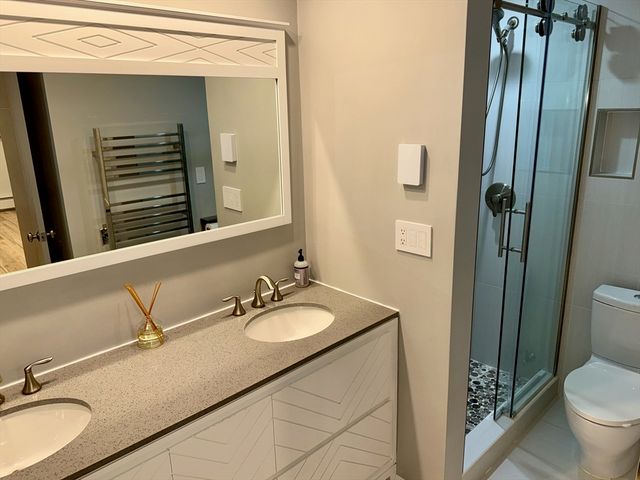 1206 Greendale Ave 201, Needham, MA 02492