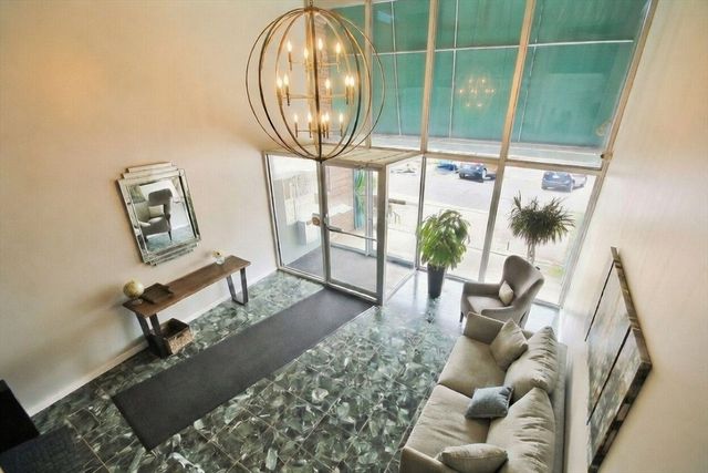 1206 Greendale Ave 201, Needham, MA 02492